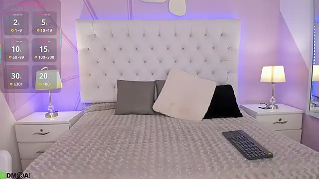 karol rivera  online show from September 24, 2025, 9:10 pm