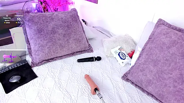 nahomiidasilva  online show from March 6, 2026, 5:08 pm