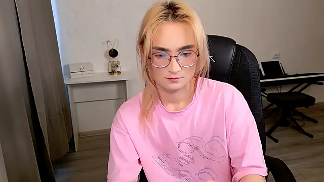 CuteYukiKun online show from January 19, 2026, 8:18 am