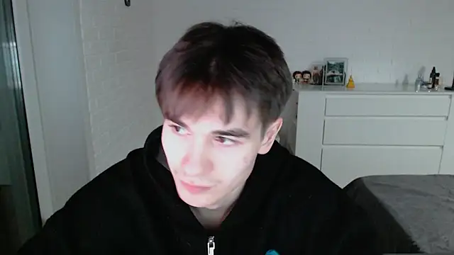 Snapshot of MarkusDean chatting on November 9, 2025, 2:15 am MarkusDean online show from November 9, 2025, 2:15 am