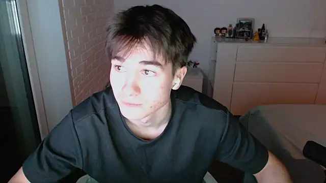 Snapshot of MarkusDean chatting on November 25, 2025, 3:56 pm MarkusDean online show from November 25, 2025, 3:56 pm