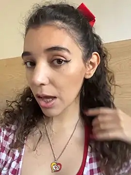 Snapshot of uniquerossie chatting on November 5, 2025, 1:36 pm uniquerossie online show from November 5, 2025, 1:36 pm