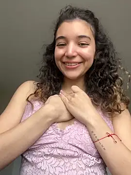 Snapshot of uniquerossie chatting on November 21, 2025, 8:46 am uniquerossie online show from November 21, 2025, 8:46 am