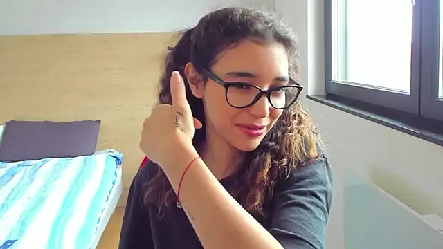 Snapshot of uniquerossie chatting on October 11, 2025, 10:38 am uniquerossie online show from October 11, 2025, 10:38 am