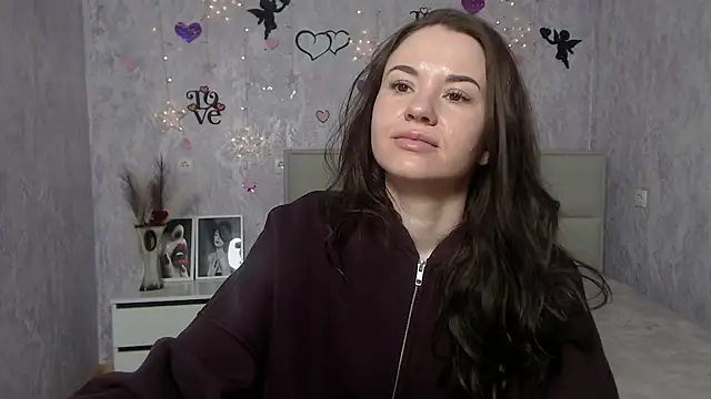 Snapshot of KaraCriegs chatting on February 27, 2025, 6:31 pm KaraCriegs online show from February 27, 2025, 6:31 pm
