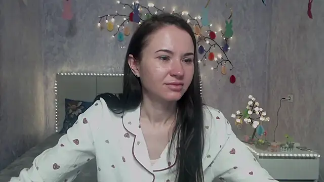 KaraCriegs online show from April 12, 2026, 5:16 pm