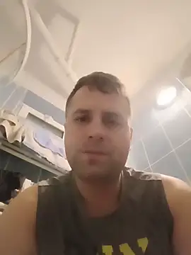 Snapshot of LucianM6 chatting on November 21, 2025, 8:30 pm LucianM6 online show from November 21, 2025, 8:30 pm