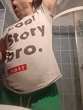 Snapshot of LucianM6 chatting on November 23, 2025, 6:45 am LucianM6 online show from November 23, 2025, 6:45 am