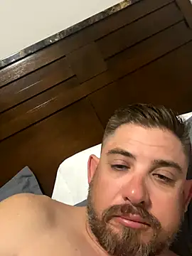 Snapshot of caliguy37 chatting on October 30, 2025, 4:33 am caliguy37 online show from October 30, 2025, 4:33 am