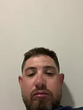 Snapshot of caliguy37 chatting on March 14, 2025, 2:10 am caliguy37 online show from March 14, 2025, 2:10 am