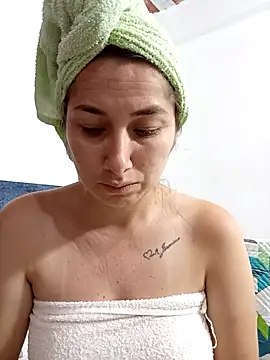 Iris love18 online show from October 21, 2025, 11:53 am