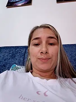 Snapshot of Iris_love18 chatting on February 21, 2026, 2:19 pm Iris love18 online show from February 21, 2026, 2:19 pm