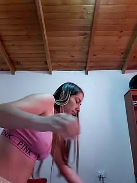 Iris love18 online show from December 22, 2025, 3:34 pm