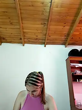 Snapshot of Iris_love18 chatting on February 8, 2026, 3:43 pm Iris love18 online show from February 8, 2026, 3:43 pm