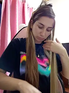 Snapshot of Iris_love18 chatting on January 18, 2026, 11:30 pm Iris love18 online show from January 18, 2026, 11:30 pm