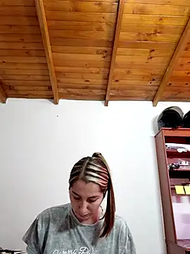 Snapshot of Iris_love18 chatting on February 27, 2026, 3:12 pm Iris love18 online show from February 27, 2026, 3:12 pm