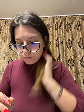 NadiraNoor online show from October 7, 2025, 8:32 pm