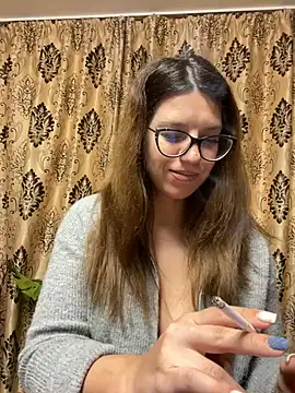 NadiraNoor online show from March 12, 2025, 4:35 pm