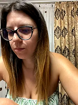 NadiraNoor online show from October 25, 2025, 9:48 pm