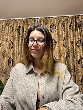 NadiraNoor online show from October 17, 2025, 9:38 pm