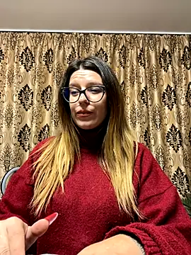 NadiraNoor online show from October 1, 2025, 9:29 pm