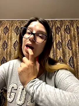 NadiraNoor online show from October 8, 2025, 7:14 pm