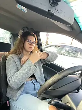 NadiraNoor online show from March 13, 2025, 2:44 pm