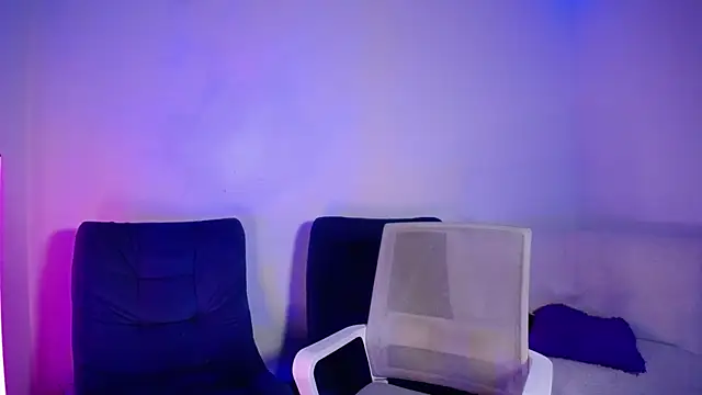 RAV3NHUDSON online show from November 16, 2025, 7:57 am