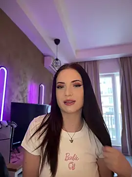 AvaGianna online show from March 3, 2025, 5:37 am