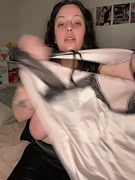 milkyhonybaby online show from November 5, 2025, 3:09 am