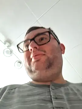 Javier bear online show from November 10, 2025, 8:52 am