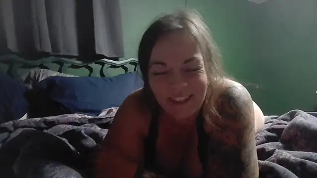 Glitt3rqueen341 online show from September 17, 2025, 4:47 am