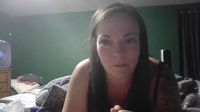 Glitt3rqueen341 online show from September 9, 2025, 4:44 am