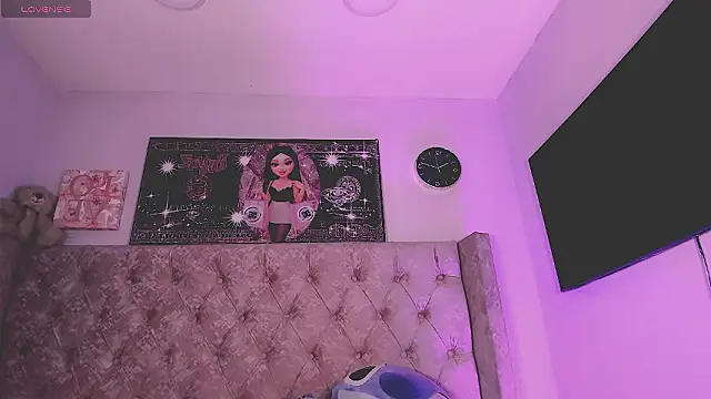 kimMaddiee online show from March 3, 2026, 5:47 am