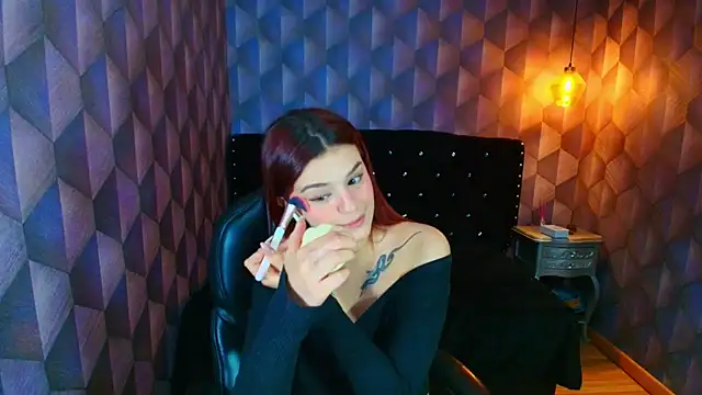 LiaHarryis online show from September 30, 2025, 6:47 pm