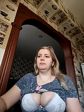 Lady nice cat online show from April 9, 2026, 2:46 am