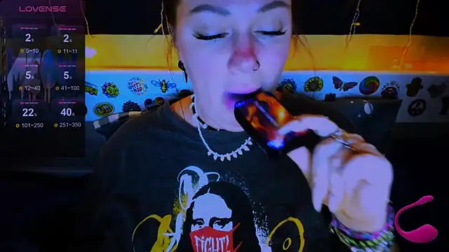 EllieOz online show from March 16, 2025, 12:45 am