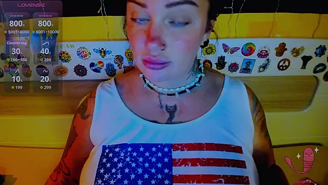 EllieOz online show from September 22, 2025, 6:14 pm