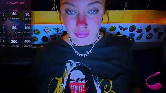 EllieOz online show from March 17, 2025, 9:57 pm