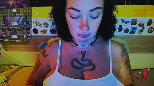 EllieOz online show from December 22, 2025, 2:28 pm