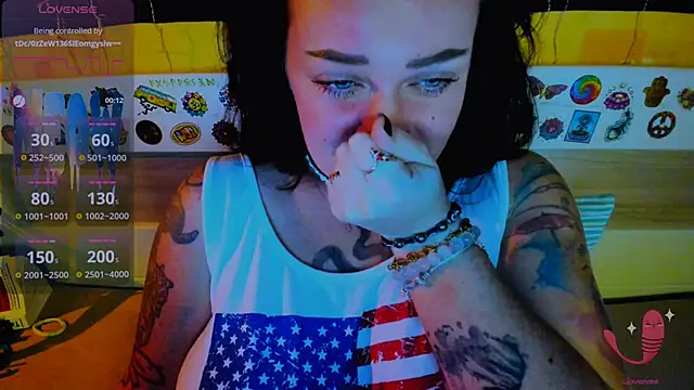 EllieOz online show from November 21, 2025, 8:41 pm