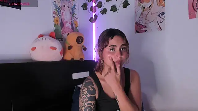 Violette-Ramirez01 online show from January 21, 2025, 10:30 pm