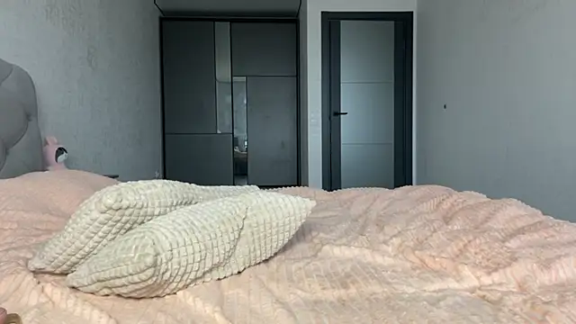 GracefulCharm online show from March 2, 2025, 1:20 pm