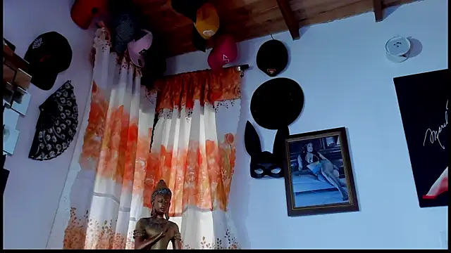 seleneh online show from October 4, 2025, 6:31 pm