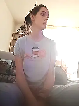 LauraBaby online show from February 15, 2026, 10:14 am