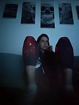 LauraBaby online show from April 17, 2026, 6:00 pm