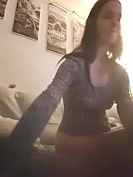 LauraBaby online show from May 17, 2026, 9:26 pm