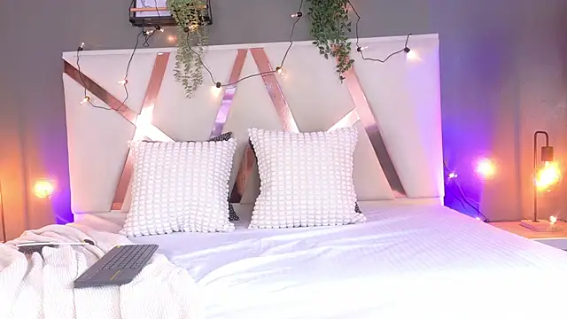 nahomi campbell online show from September 12, 2025, 7:46 pm