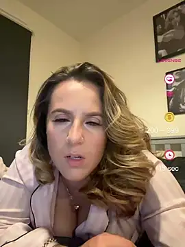 Snapshot of Miss_emilee chatting on May 8, 2026, 8:45 pm Miss emilee online show from May 8, 2026, 8:45 pm