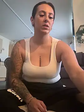 Snapshot of Miss_emilee chatting on August 2, 2026, 11:52 am Miss emilee online show from August 2, 2026, 11:52 am